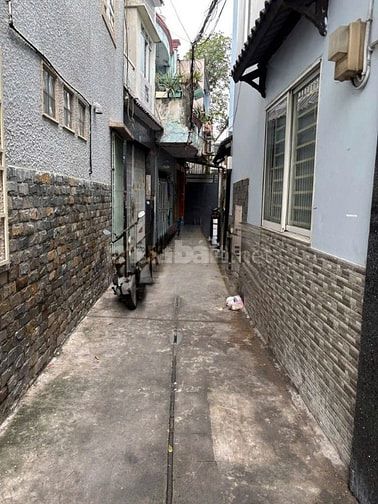 Cho thuê nhà hẻm 2m (XM) Lạc Long Quân, P.3, Q.11 giá 8tr
