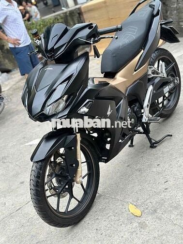 xe v3 2023 máy zin mới 99%