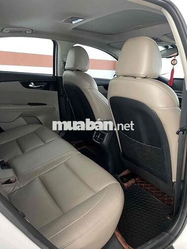 Kia Cerato 2019 1.6 AT Luxury - 800000 km