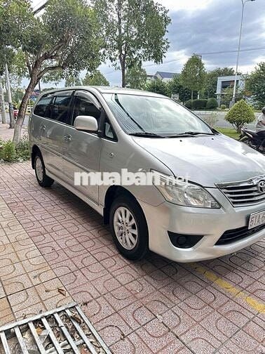 Toyota Innova 2013 E - 90000 km
