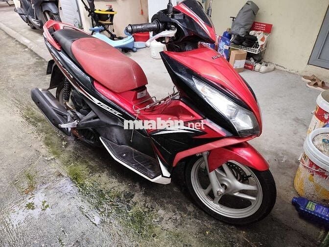 Xe Air Blade 125cc đang sử dụng hàng ngày