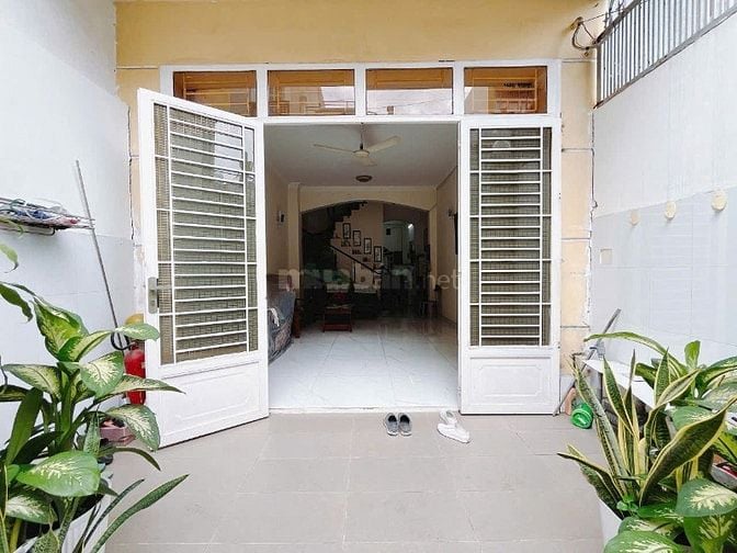 Bán Nhà 2 Tầng 80m² Đường Huỳnh Tấn Phát, Quận 7 – Giá 8.9 Tỷ 