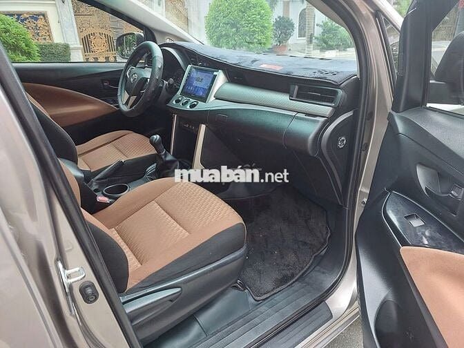 Xe nhà Toyota Innova 2019 2.0E Số Sàn