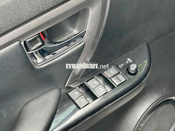 Toyota Fortuner 2020 2.4G 4x2AT form mới siêu đẹp