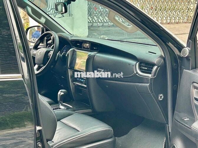 Toyota Fortuner 2020 2.4G 4x2AT form mới siêu đẹp