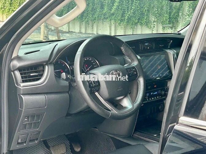 Toyota Fortuner 2020 2.4G 4x2AT form mới siêu đẹp