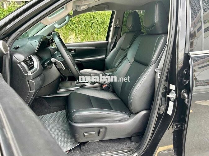 Toyota Fortuner 2020 2.4G 4x2AT form mới siêu đẹp