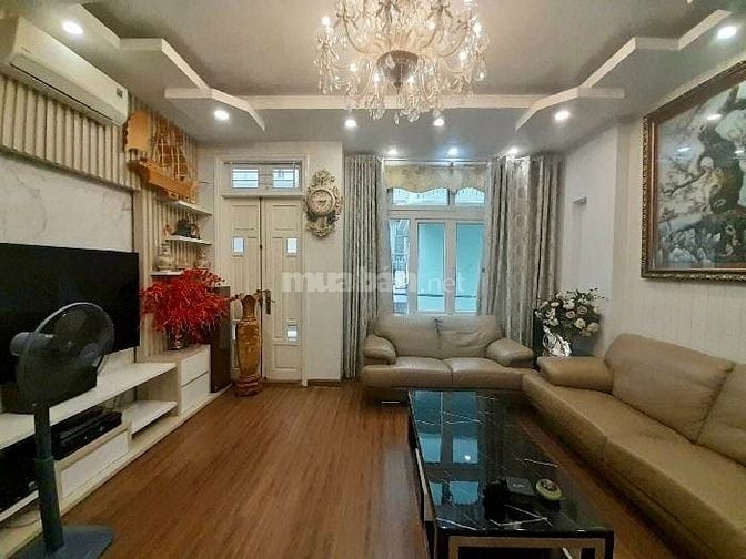 NGÕ Ô TÔ TRÁNH PHỐ HOÀNG CẦU - MẶT TIỀN RỘNG 5M