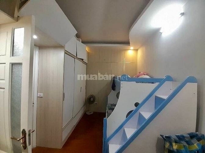 NGÕ Ô TÔ TRÁNH PHỐ HOÀNG CẦU - MẶT TIỀN RỘNG 5M