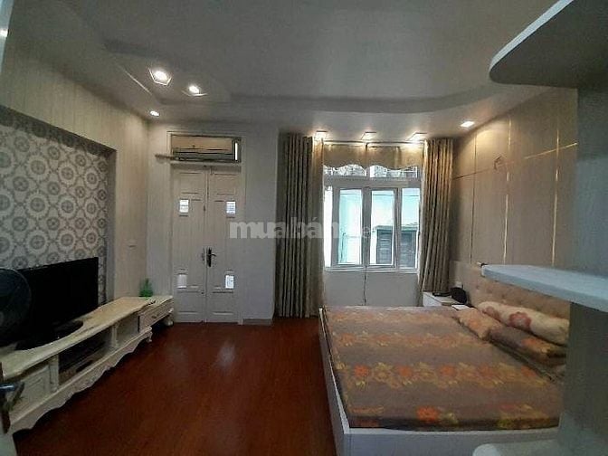 NGÕ Ô TÔ TRÁNH PHỐ HOÀNG CẦU - MẶT TIỀN RỘNG 5M