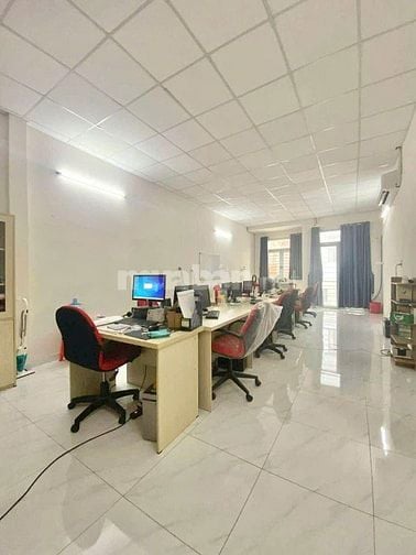 HIẾM 90m2 ( 4.8 x 19 ) GIÁ 8.x TỶ , GIÁP QUẬN 10 , XE HƠI VÔ NHÀ .