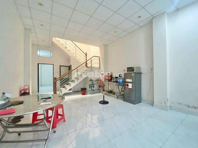 HIẾM 90m2 ( 4.8 x 19 ) GIÁ 8.x TỶ , GIÁP QUẬN 10 , XE HƠI VÔ NHÀ .
