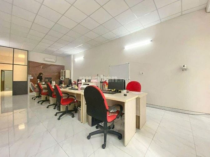 HIẾM 90m2 ( 4.8 x 19 ) GIÁ 8.x TỶ , GIÁP QUẬN 10 , XE HƠI VÔ NHÀ .