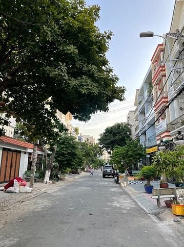 NHÀ ĐẸP KHU TÊN LỬA 5x18m 3.5TẤM GẦN CHỢ GẦN TRƯỜNG GIÁ HẠCÒN 12TỶ 