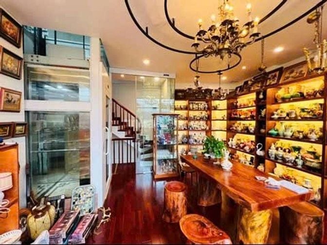  Mặt phố minh khai , kinh doanh, thang máy, 35m2* mt 5m* 5 tầng 18.5ỷ