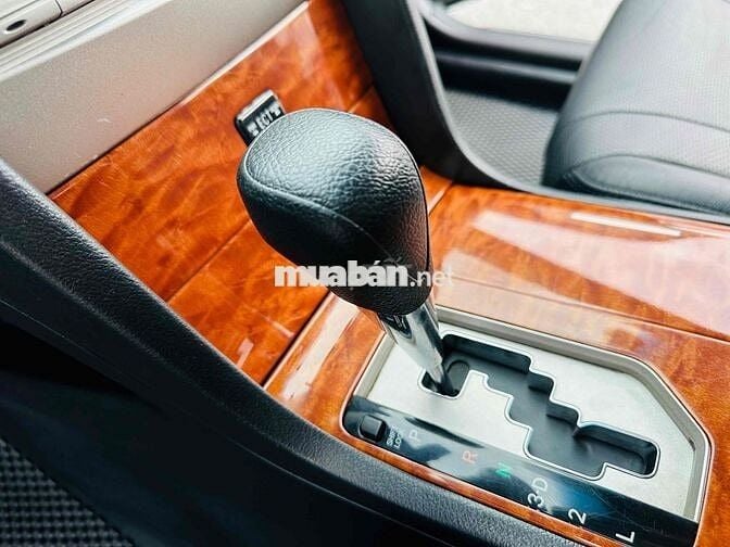 Toyota Camry 2010 2.0E nhập đài loan
