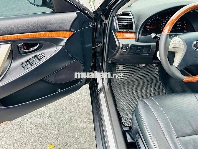 Toyota Camry 2010 2.0E nhập đài loan