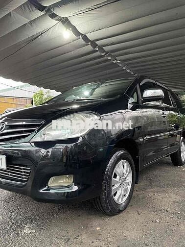Toyota Innova 2011 V - 120000 km