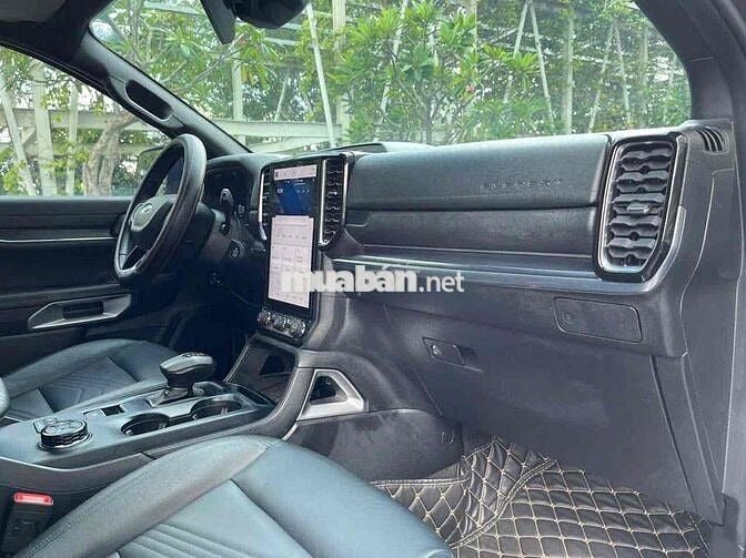 FORD EVEREST 4x4 2022 XE HÃNG ĐI LƯỚT CHẤT ĐẸP