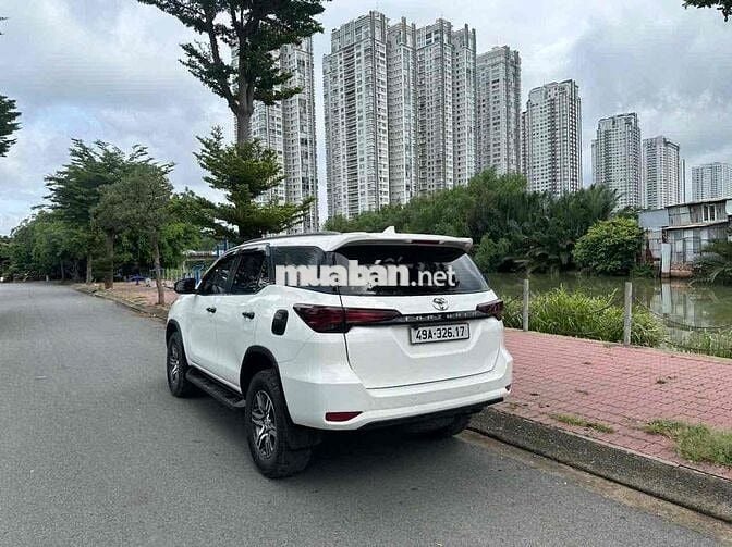 Toyota Fortuner dầu 2020 2.4G 4x2 MT - 86 km