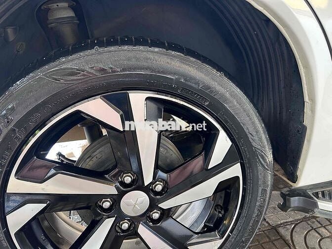 Mitsubishi Xpander 2023 Premium 1.5 AT - 79000 km