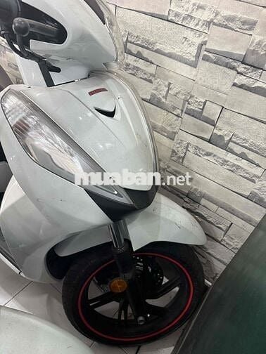 sh300i 2017 trắng đen sporty