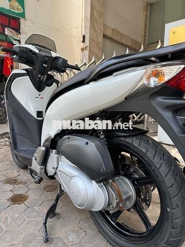 sh150 ý đầu 104 trắng đen sporty
