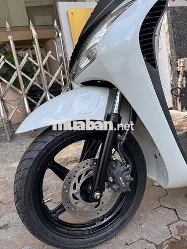 sh150 ý đầu 104 trắng đen sporty
