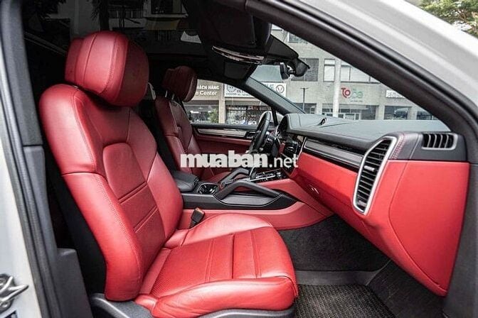 Cayenne Coupe Model 2023 màu trắng nt đỏ siêu đẹp