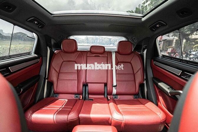 Cayenne Coupe Model 2023 màu trắng nt đỏ siêu đẹp