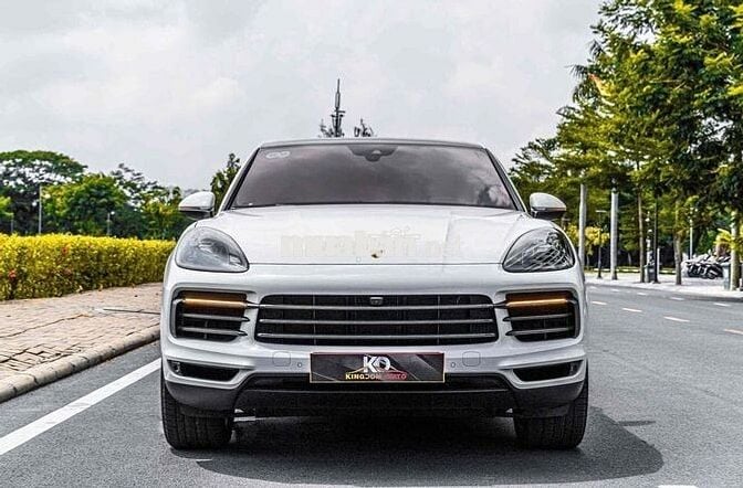 Cayenne Coupe Model 2023 màu trắng nt đỏ siêu đẹp