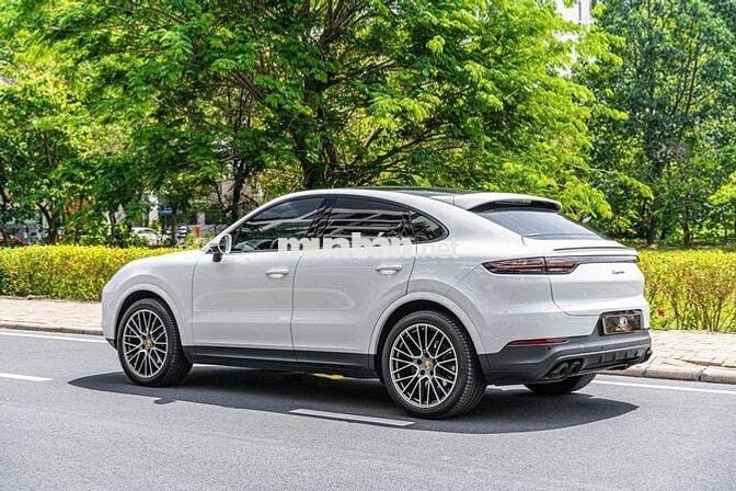 Cayenne Coupe Model 2023 màu trắng nt đỏ siêu đẹp