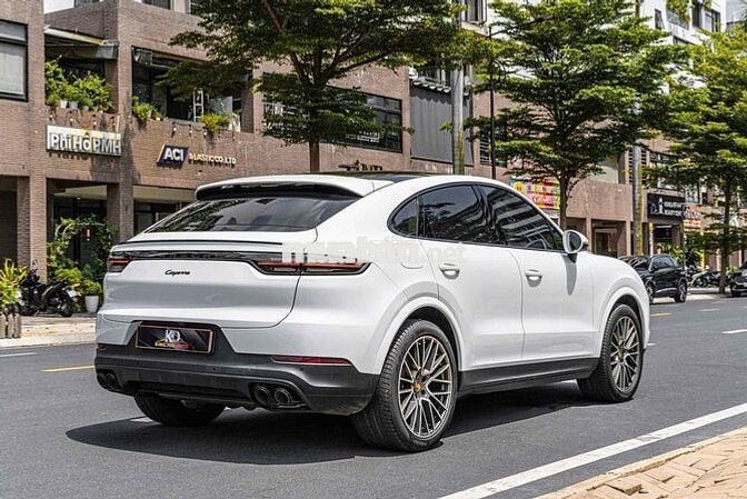 Cayenne Coupe Model 2023 màu trắng nt đỏ siêu đẹp