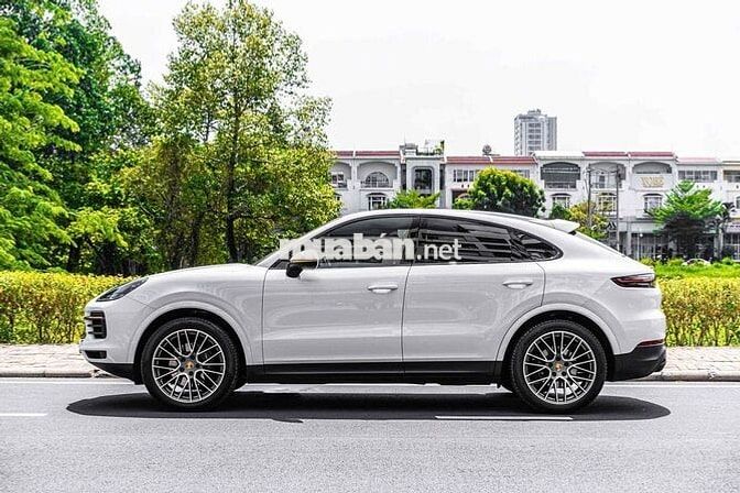 Cayenne Coupe Model 2023 màu trắng nt đỏ siêu đẹp