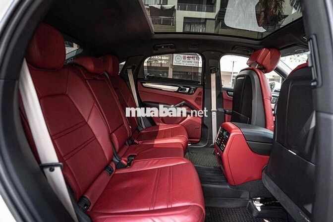 Cayenne Coupe Model 2023 màu trắng nt đỏ siêu đẹp