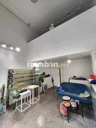 Cho thuê nhà mặt tiền rộng 4m x sâu 8m= 32m2, Lý Nam Đế, Hoàn Kiếm