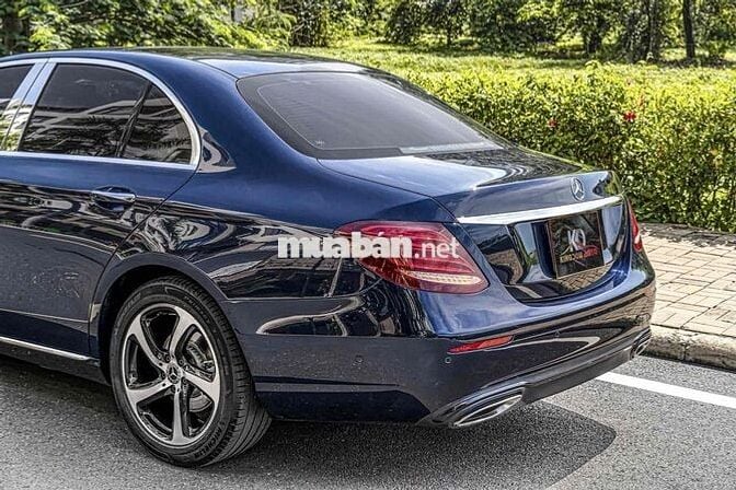 Mercedes_E200_Sport 2020 màu xanh nt nâu siêu đẹp
