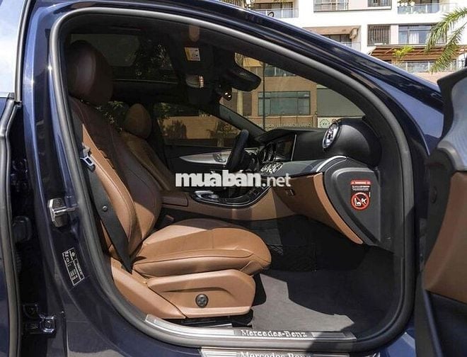 Mercedes_E200_Sport 2020 màu xanh nt nâu siêu đẹp