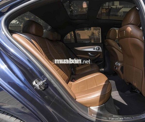 Mercedes_E200_Sport 2020 màu xanh nt nâu siêu đẹp