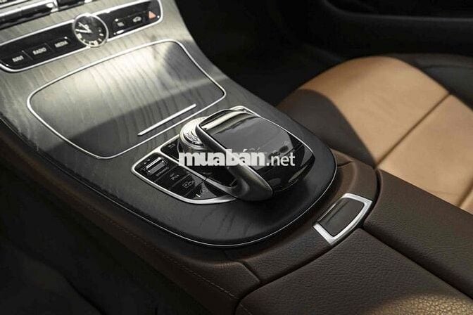 Mercedes_E200_Sport 2020 màu xanh nt nâu siêu đẹp