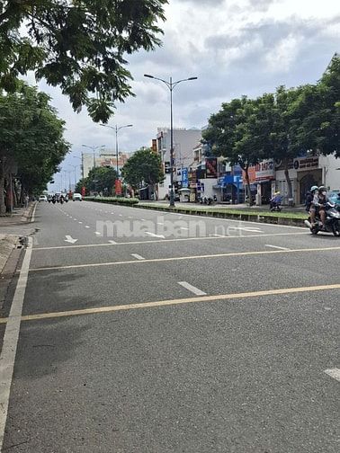 Bán nhà mặt tiền Lê Văn Việt Quận 9 kề bên Công Viên giá 24 tỷ