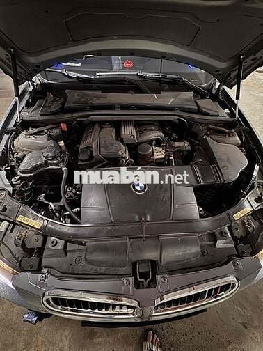 BMW 320i E90