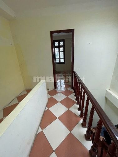 Cho thuê nhà 4 tầng 4 ngủ tại Tân Lạc, Đại La 
