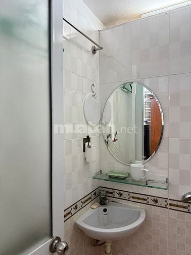 Cho nữ thuê phòng trọ chung chủ, ngõ 235 Nguyễn Trãi, Q. Thạn Xuân