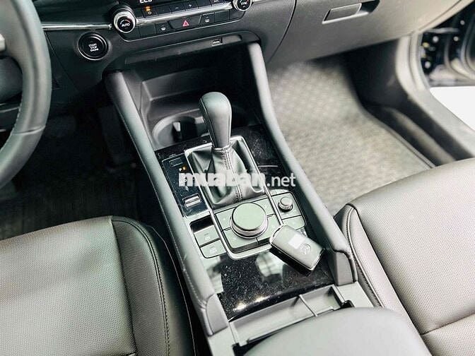 MAZDA 3 LUXURY 2025 MỚI ĐI 163KM NHƯ XE HÃNG