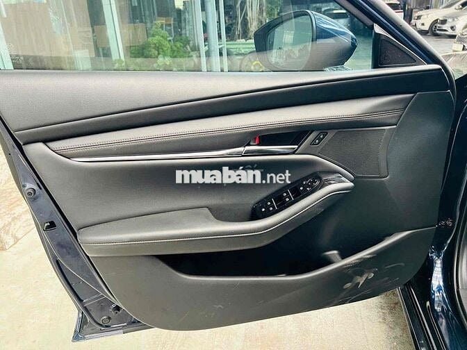 MAZDA 3 LUXURY 2025 MỚI ĐI 163KM NHƯ XE HÃNG