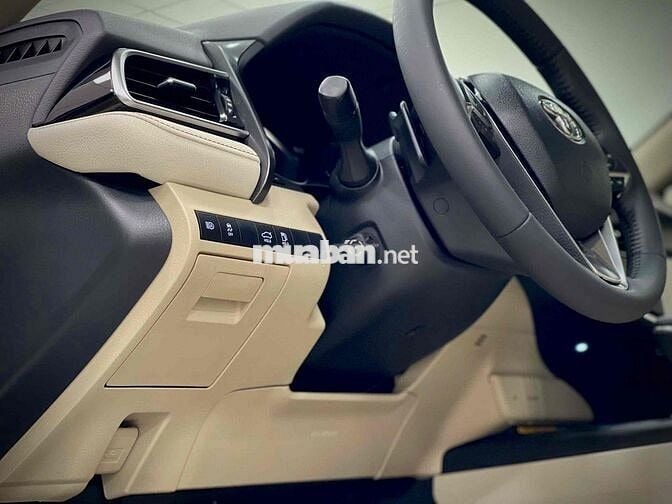 🚘 Toyota Camry 2.0Q 2022 - Đăng kí lần đầu 12/2022