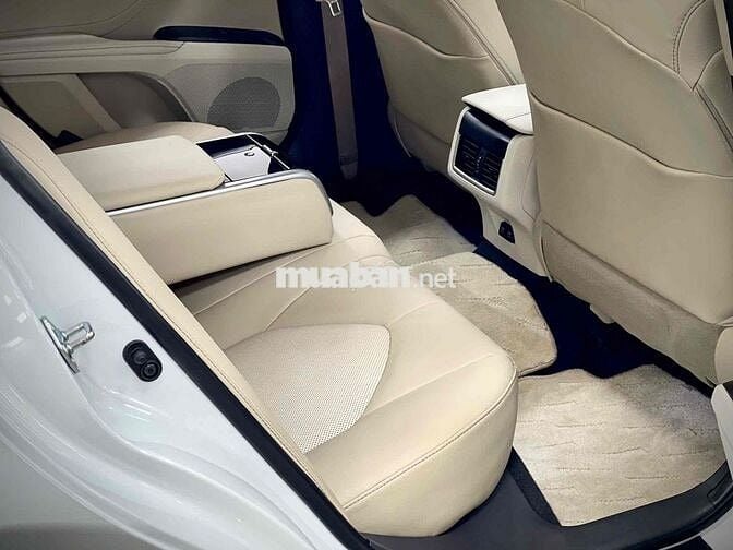 🚘 Toyota Camry 2.0Q 2022 - Đăng kí lần đầu 12/2022