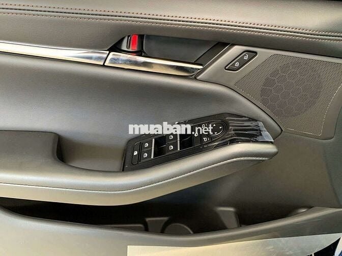 Mazda 3 luxury sx/đk 08-2025, 163km, BhVC đầy đủ.