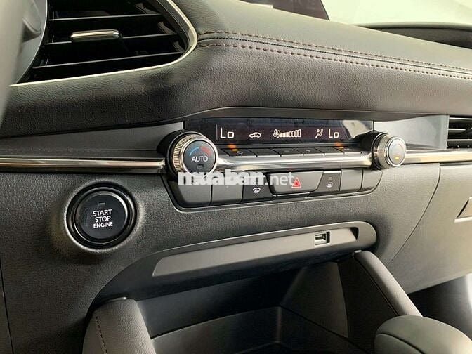 Mazda 3 luxury sx/đk 08-2025, 163km, BhVC đầy đủ.